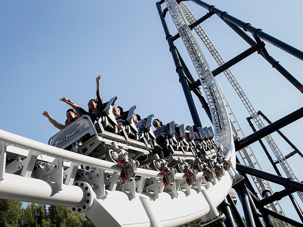 Pacu Adrenalin di 5 Roller Coaster Paling Ekstrim di Dunia!