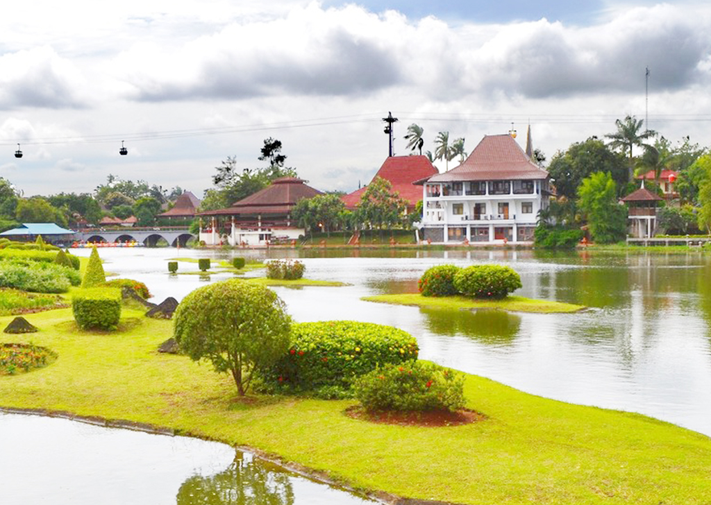 Ajak Keluarga untuk Wisata Budaya di Taman Mini Indonesia Indah!