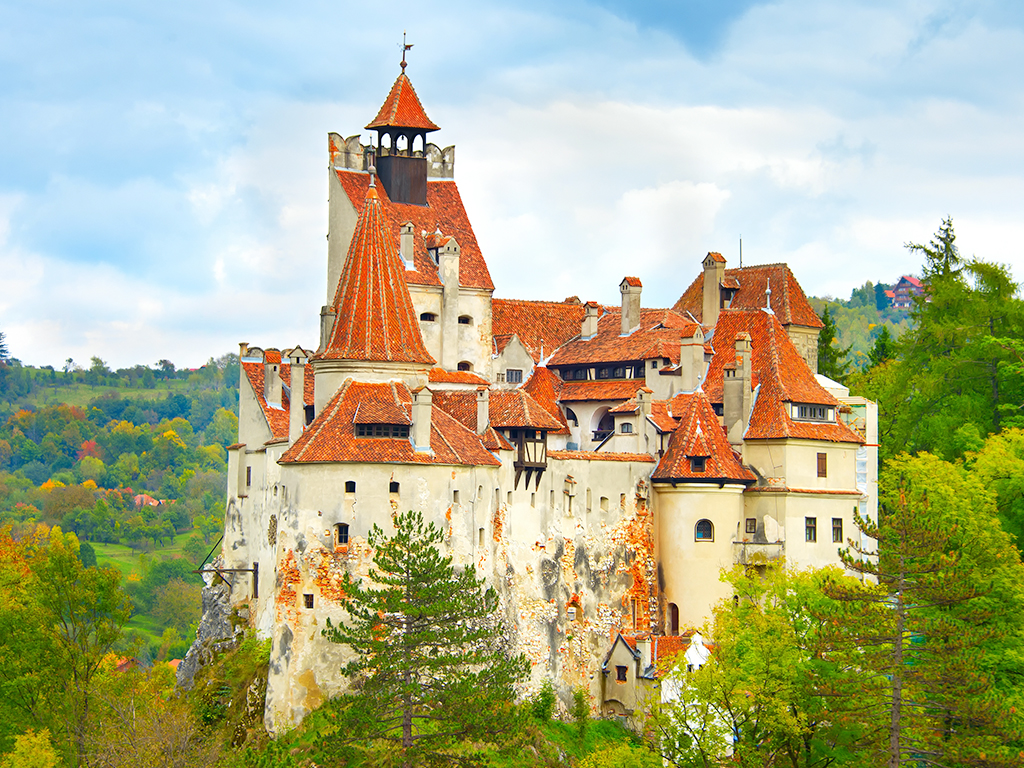 Wisata Kastil di Rumania: Ssst, Salah Satunya Tempat Tinggal Dracula!