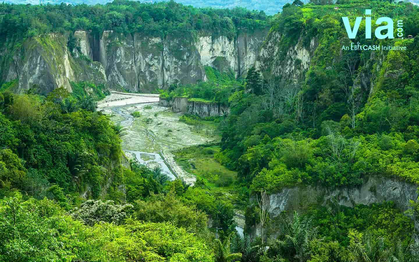 5 Lembah Eksotis di Indonesia