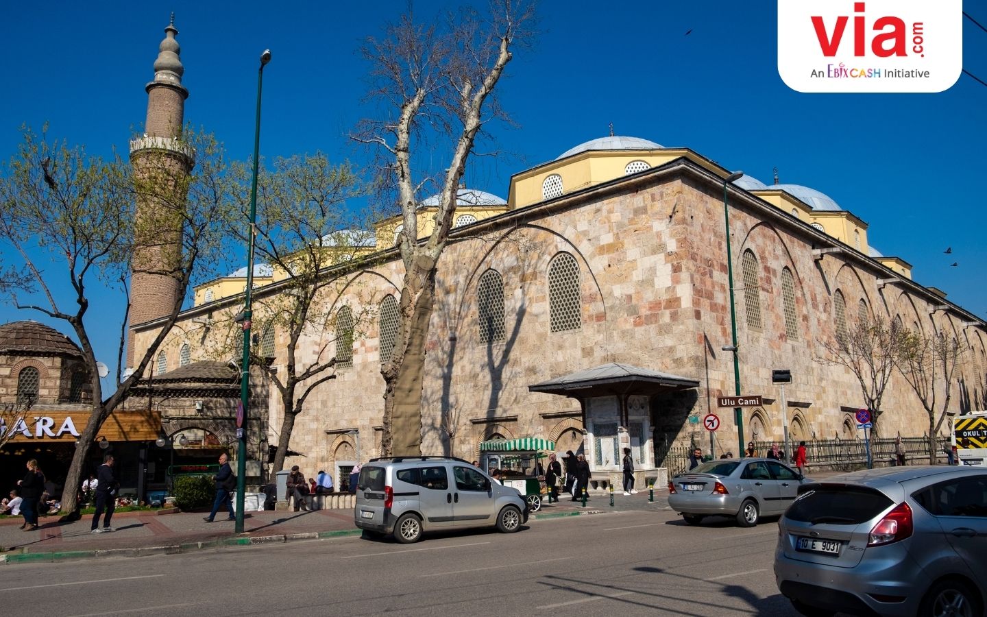 5 Alasan yang Bikin Kamu Wajib Kunjungi Masjid Ulu Camii Bursa di Turki