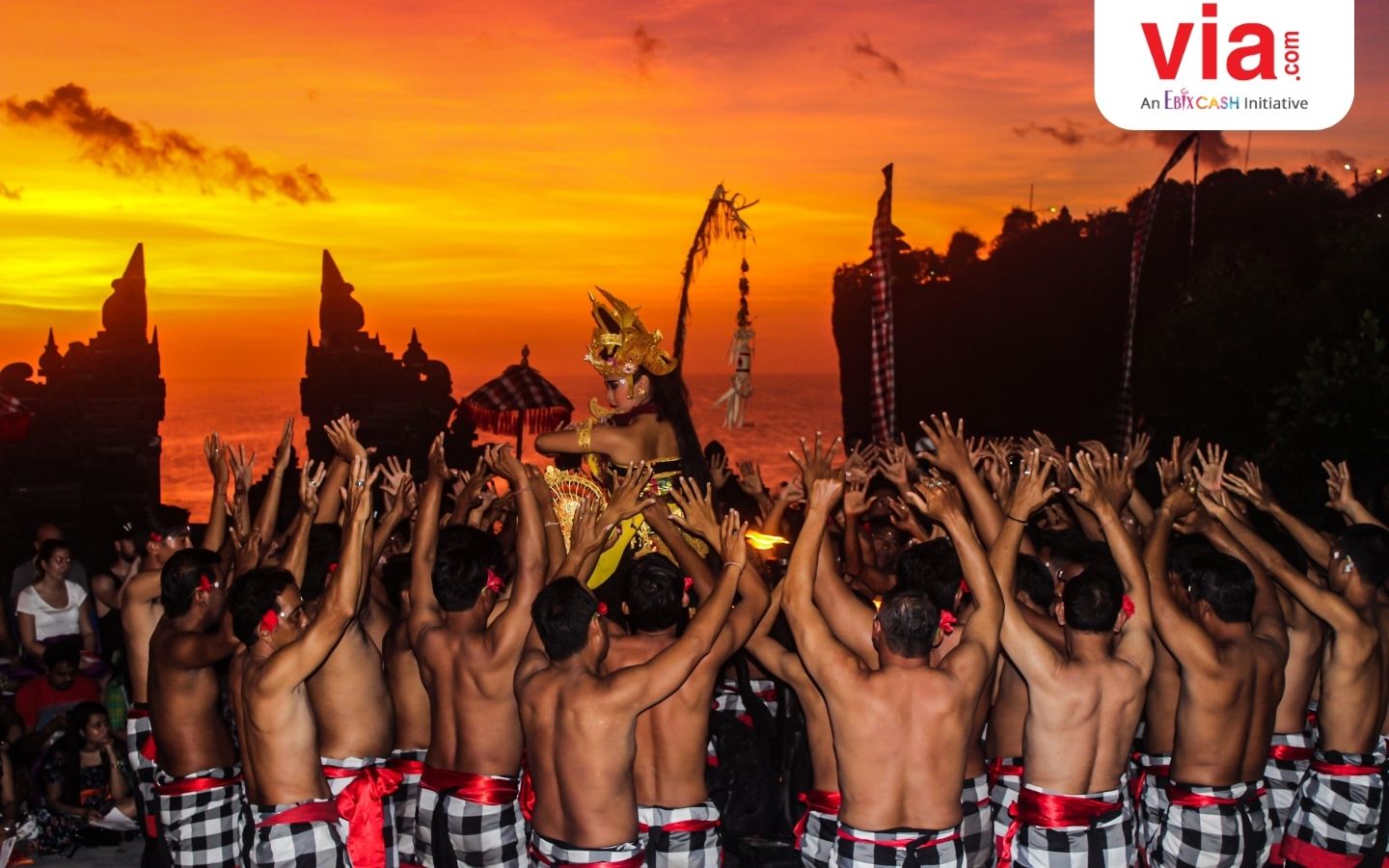 Menjelajahi Kekayaan Budaya Bali: 4 Pertunjukan Tradisional yang Wajib Dinikmati