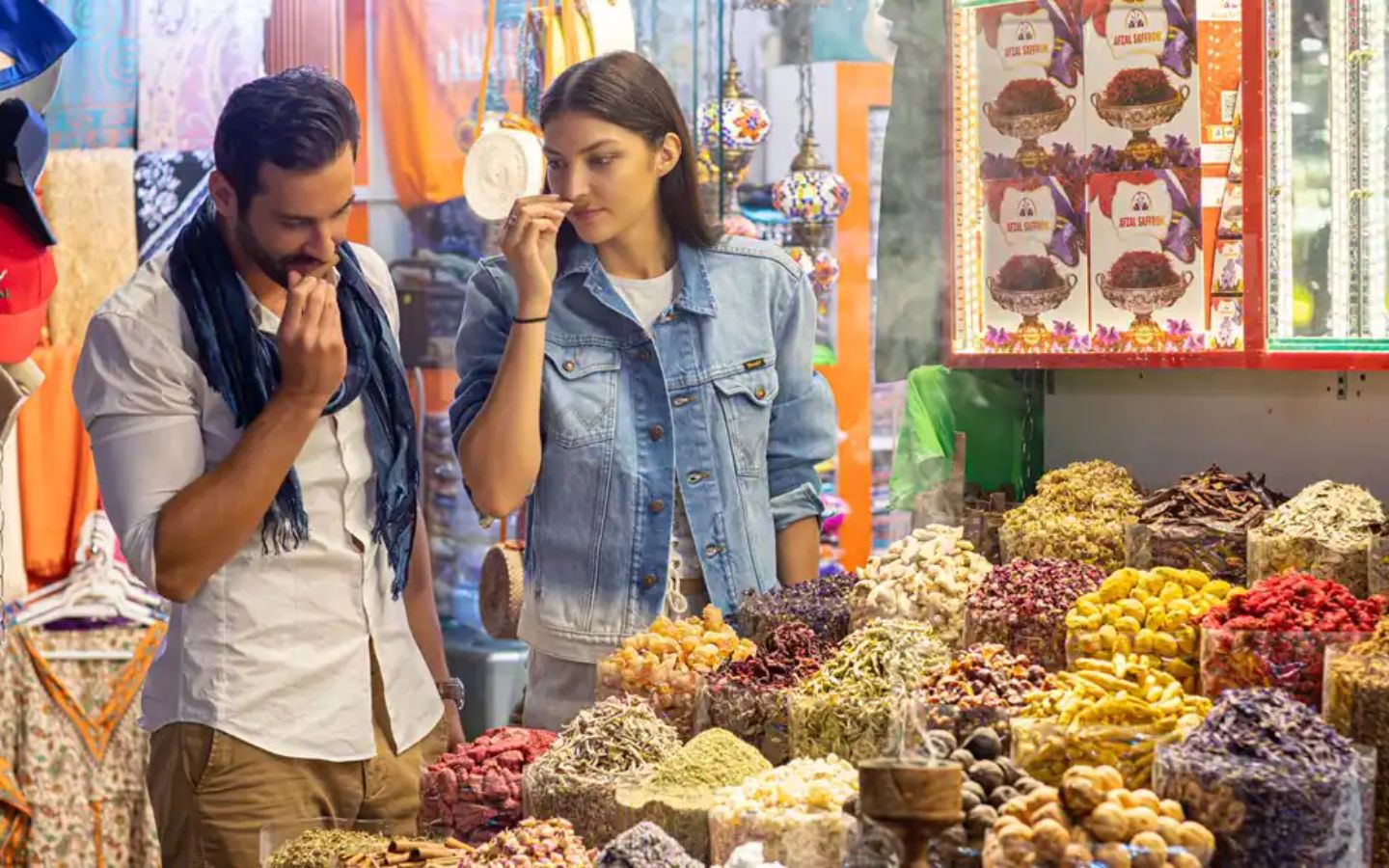 Merasakan Suasana Souk Tradisional Dubai