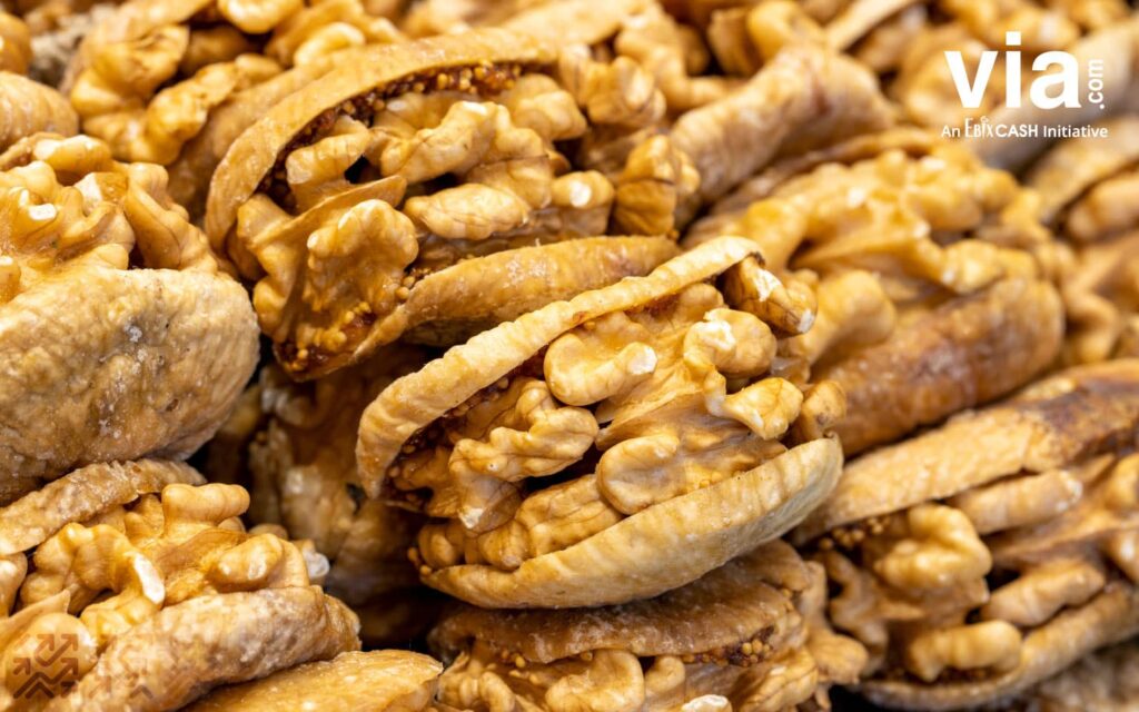 Oleh-Oleh Khas Turki, Tin Kering Isi Kacang Walnut